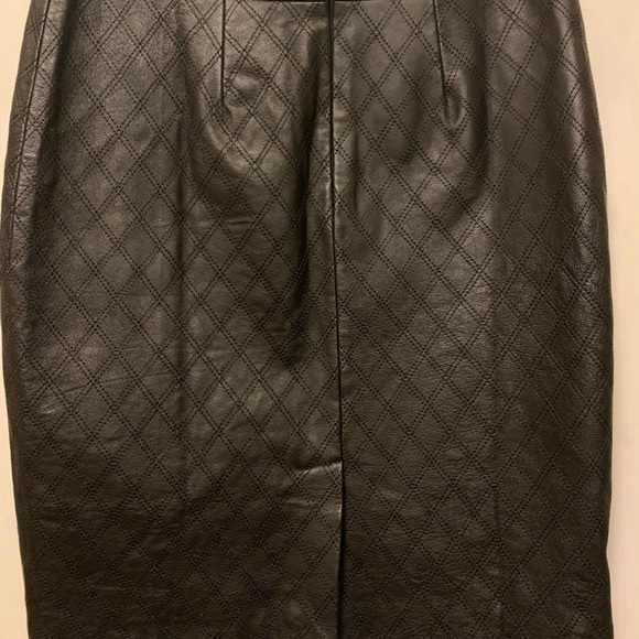 New Without Tags Size 2P Chadwicks women's black leather pencil skirt. - Picture 2 of 8